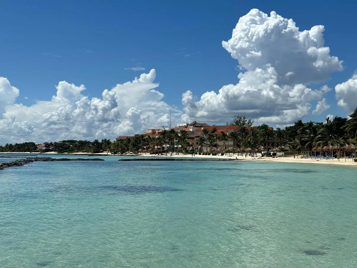 Azure Caribbean Beach Front Puerto Aventuras Apartment